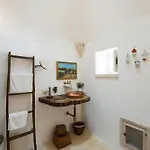 Trullo With Pool In Olive Garden Nyaraló *